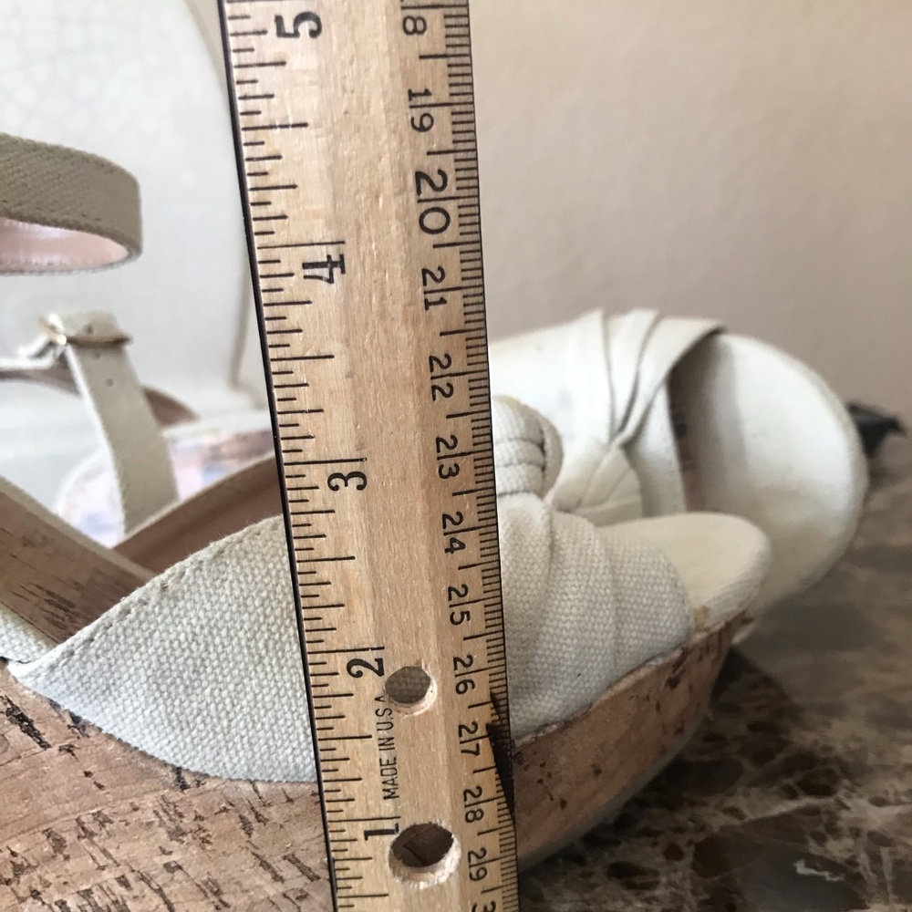 Linen Wedges - Picture 6 of 6